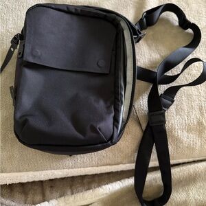 KOMPAK CORDURA® RN66
VELOCITY - JET BLACK : 5L